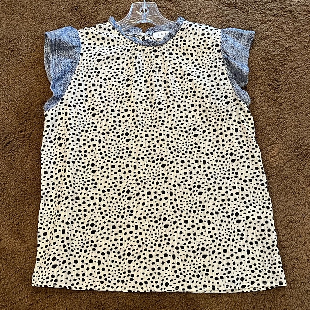 THML sleeveless top with a cap sleeve, size XS